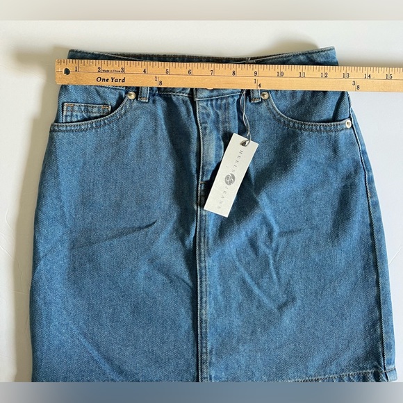 NWT Heels & Jeans Women’s Light Wash Mini Skirt SZ 26🩵 - Picture 12 of 14
